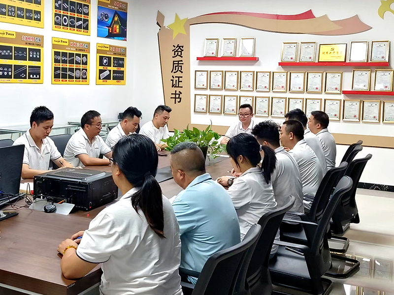 光学设计+模具制造+产品生产